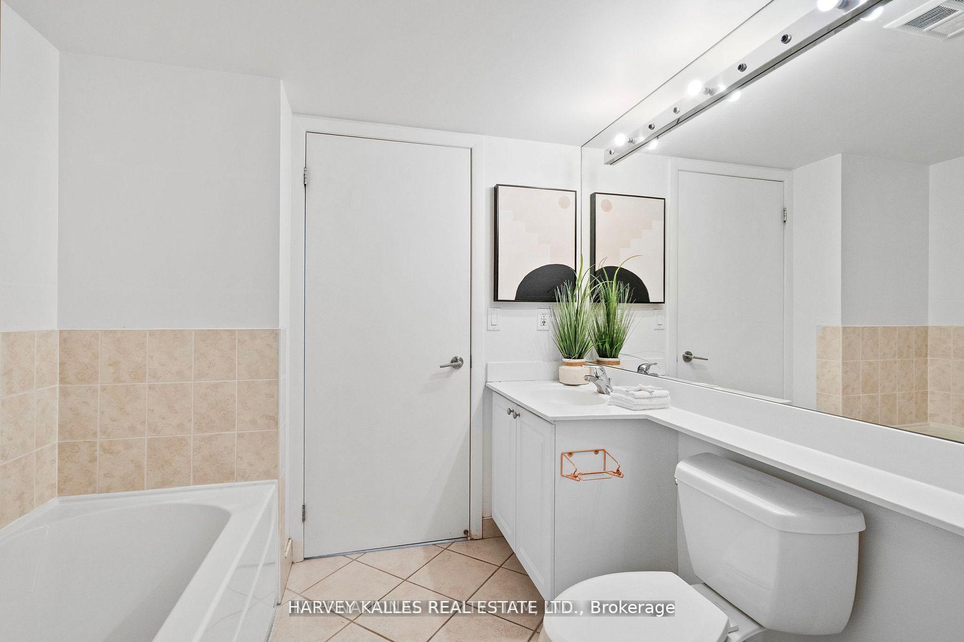 219 Fort York Boulevard 1608