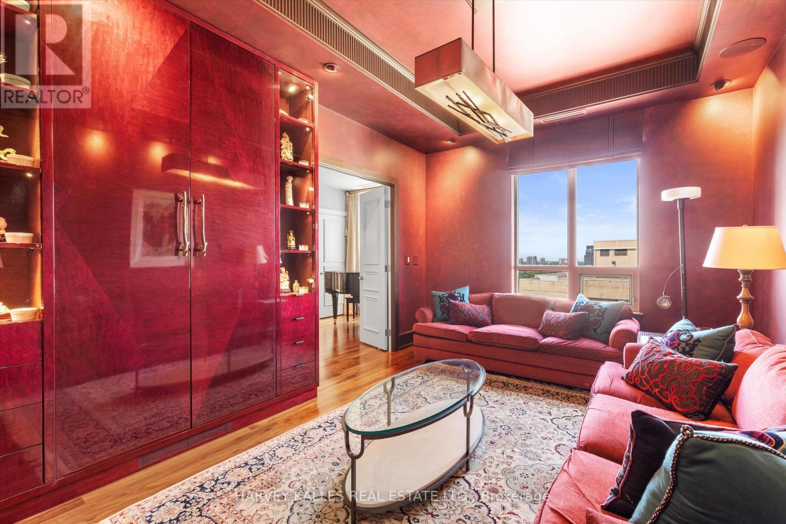 UPH4 - 662 SHEPPARD AVENUE E