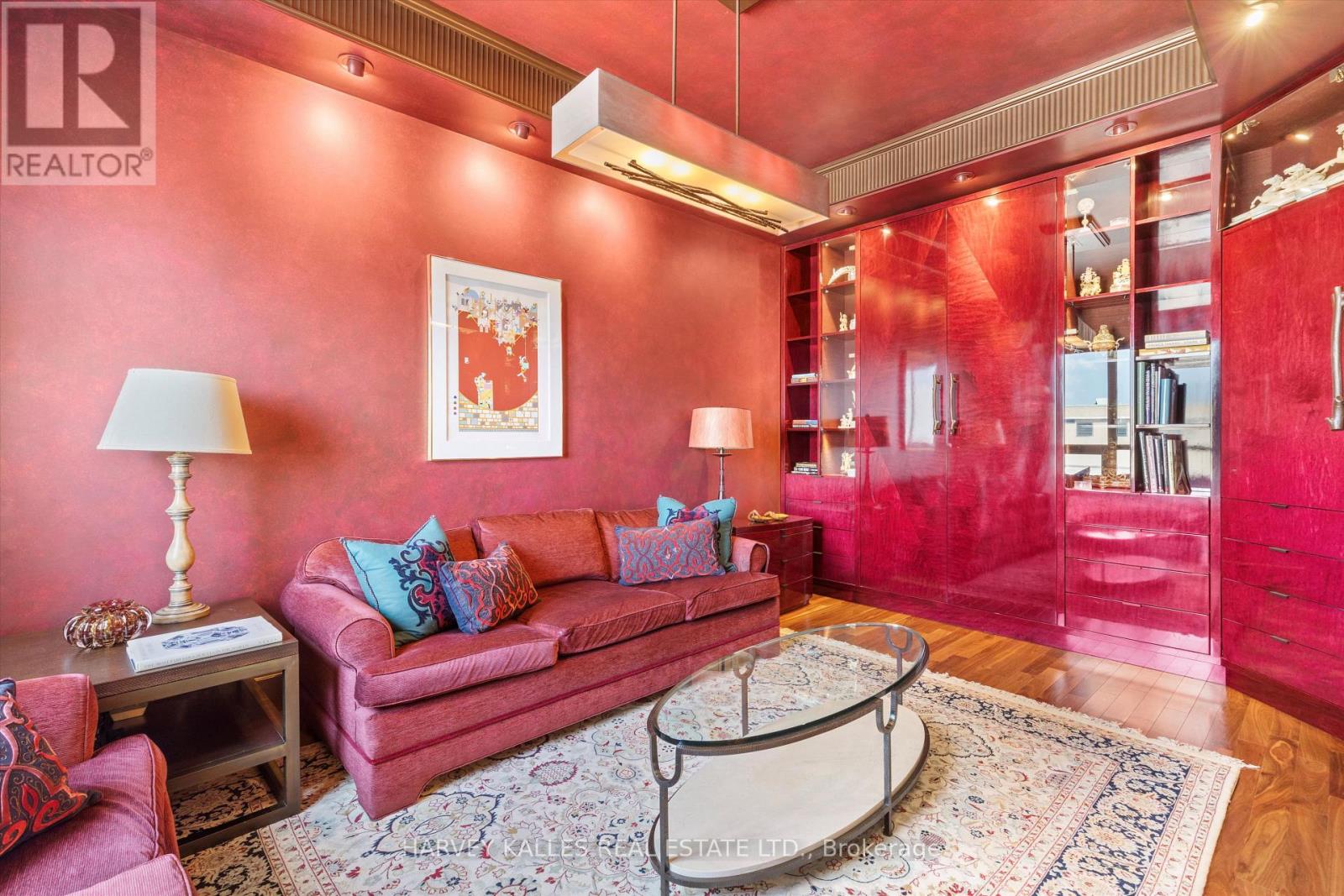 UPH4 - 662 SHEPPARD AVENUE E