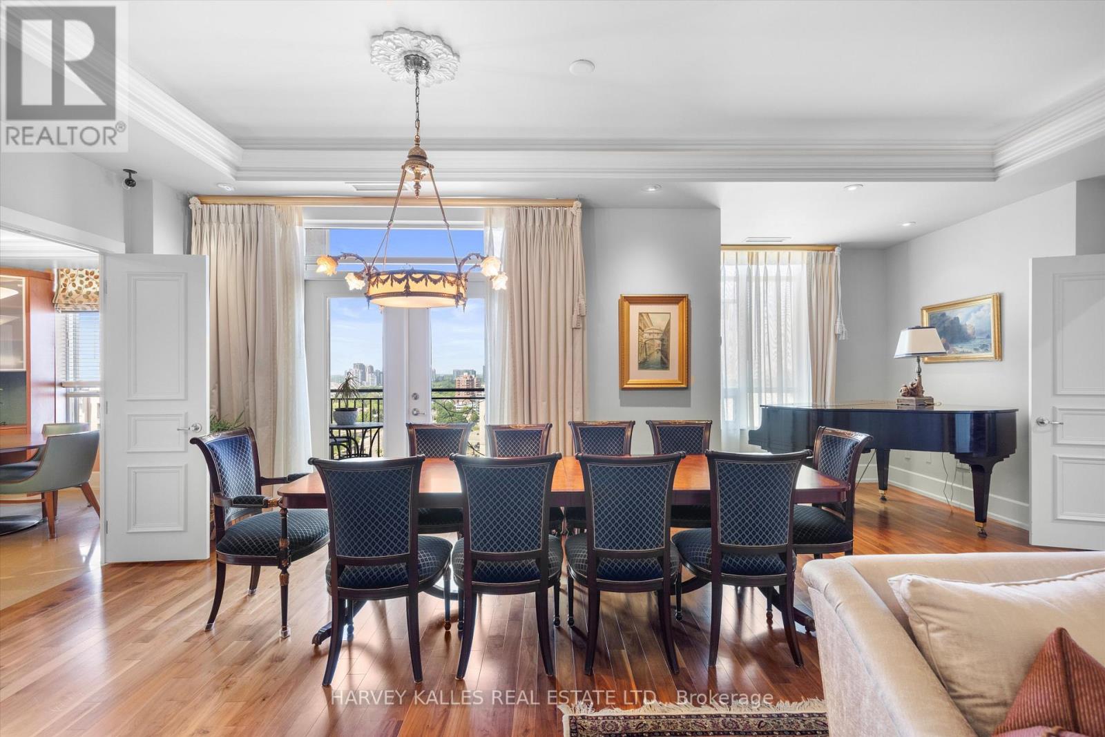 UPH4 - 662 SHEPPARD AVENUE E