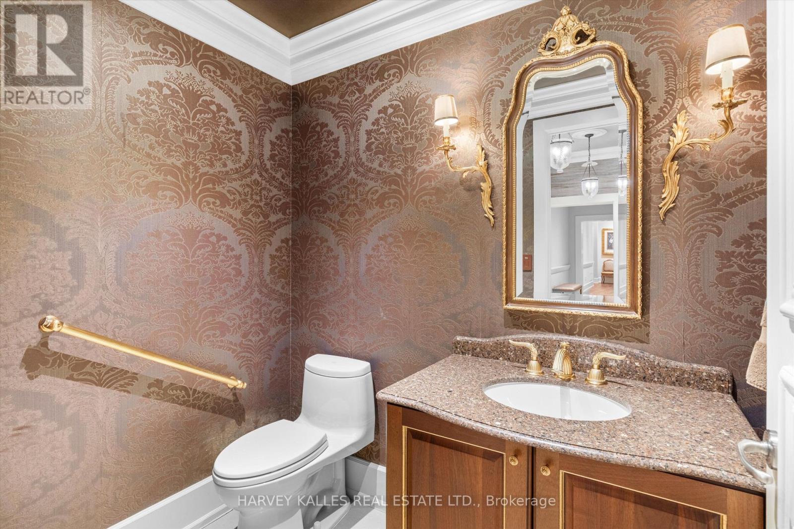 UPH4 - 662 SHEPPARD AVENUE E