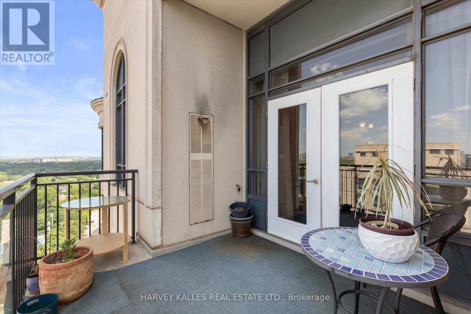 UPH4 - 662 SHEPPARD AVENUE E