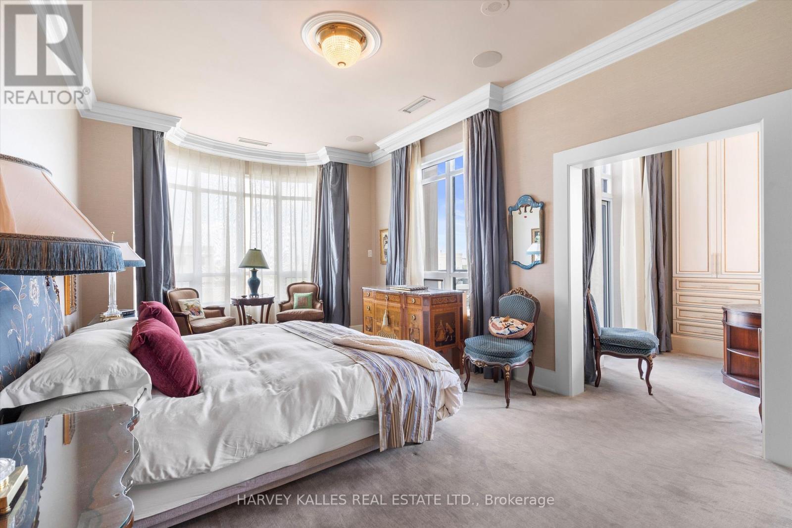 UPH4 - 662 SHEPPARD AVENUE E