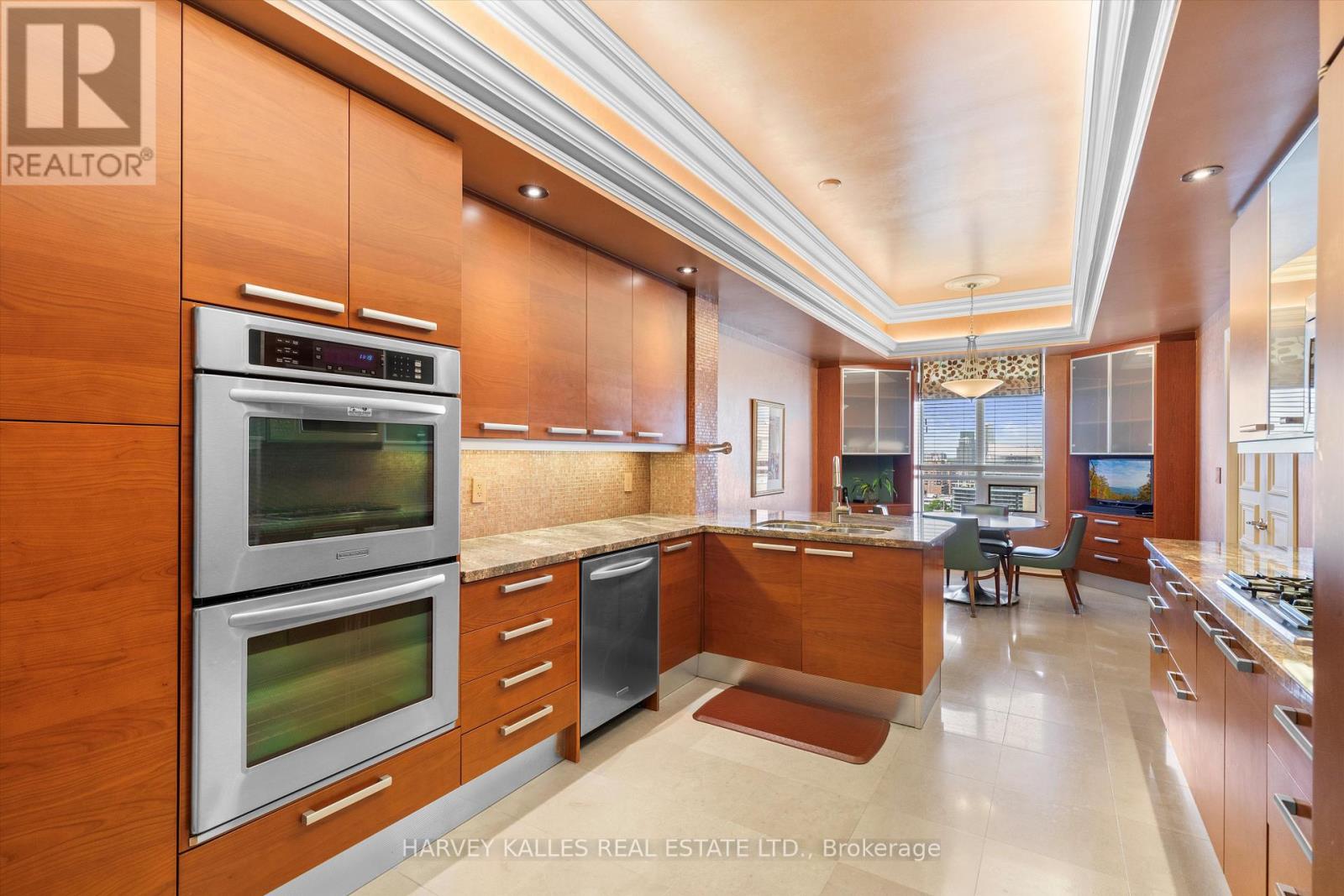 UPH4 - 662 SHEPPARD AVENUE E