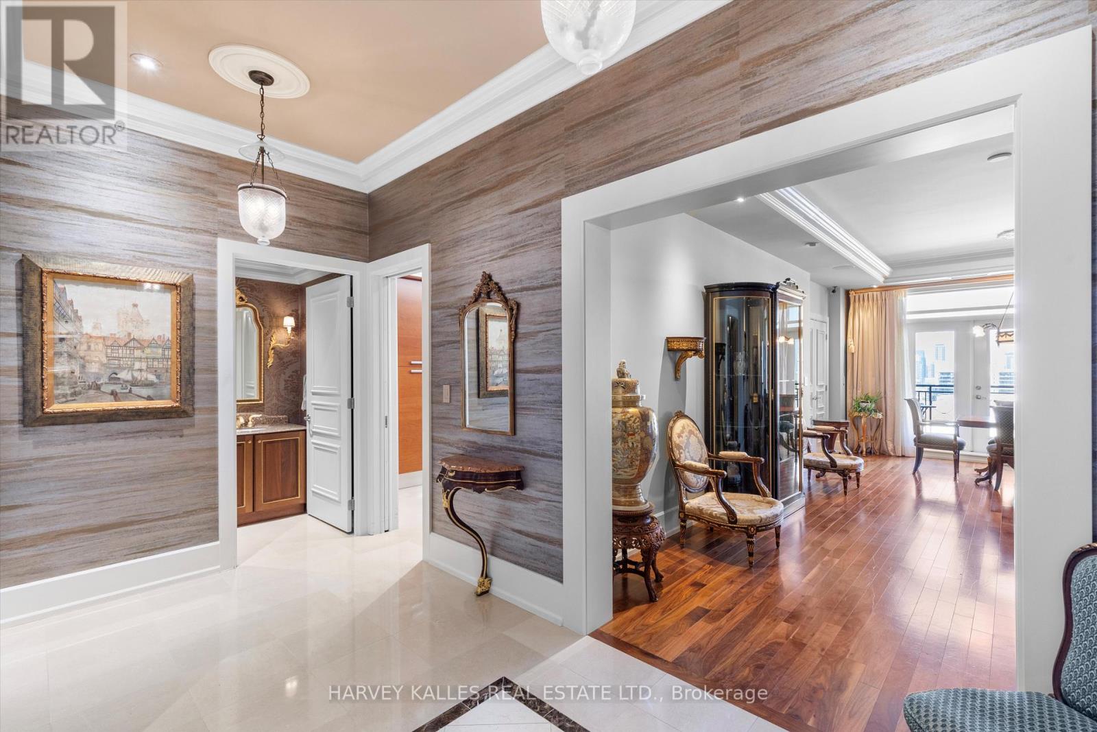 UPH4 - 662 SHEPPARD AVENUE E