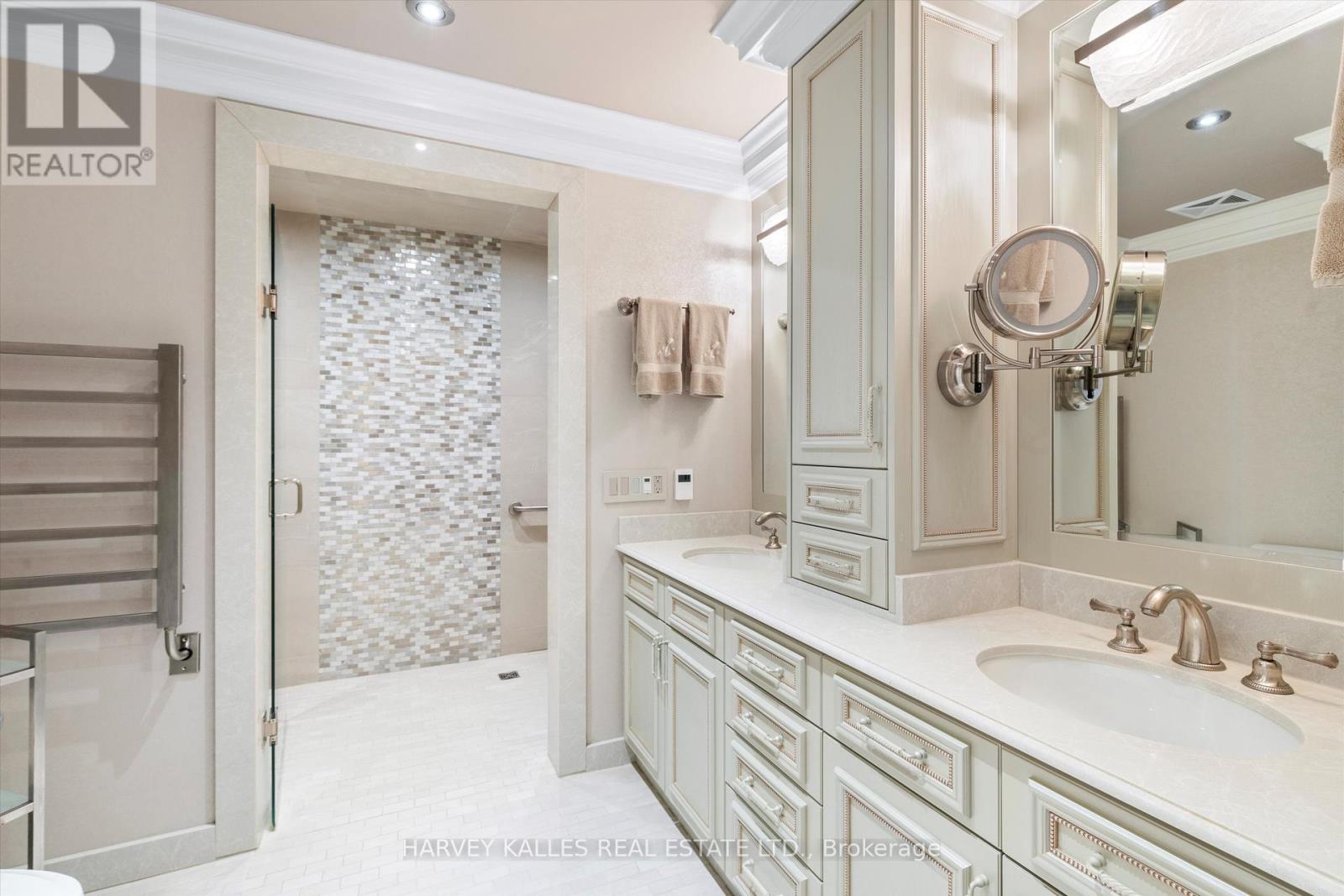 UPH4 - 662 SHEPPARD AVENUE E