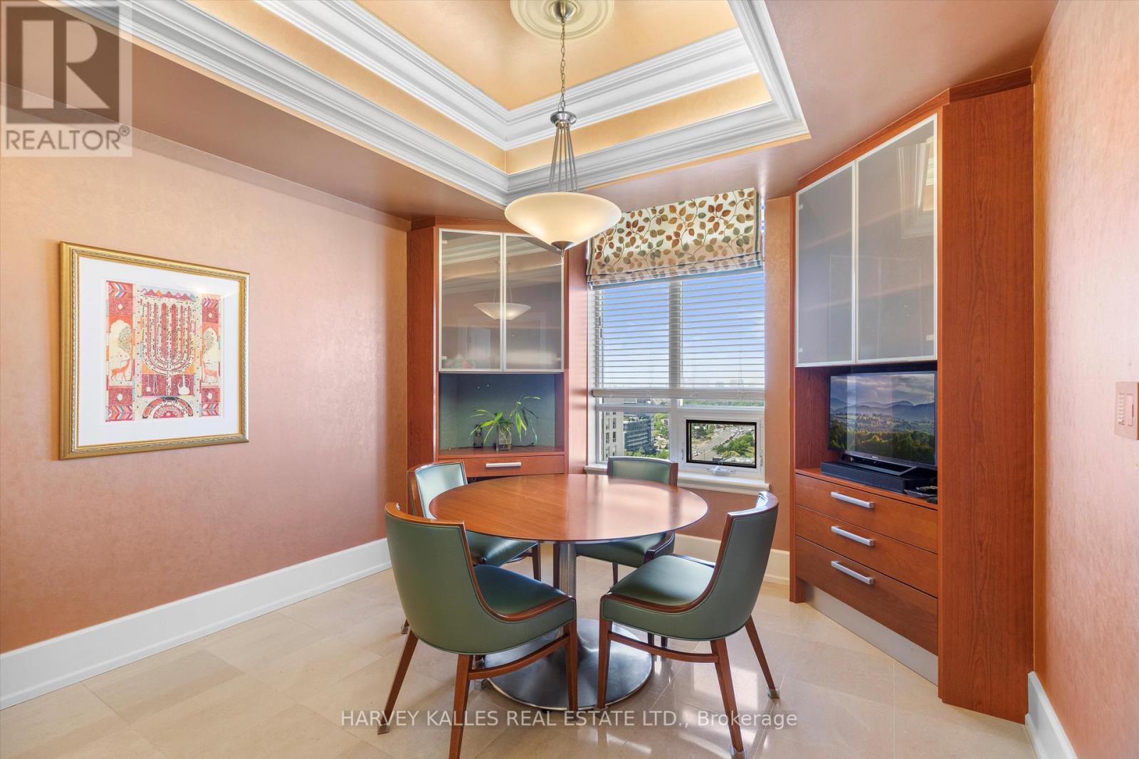 UPH4 - 662 SHEPPARD AVENUE E