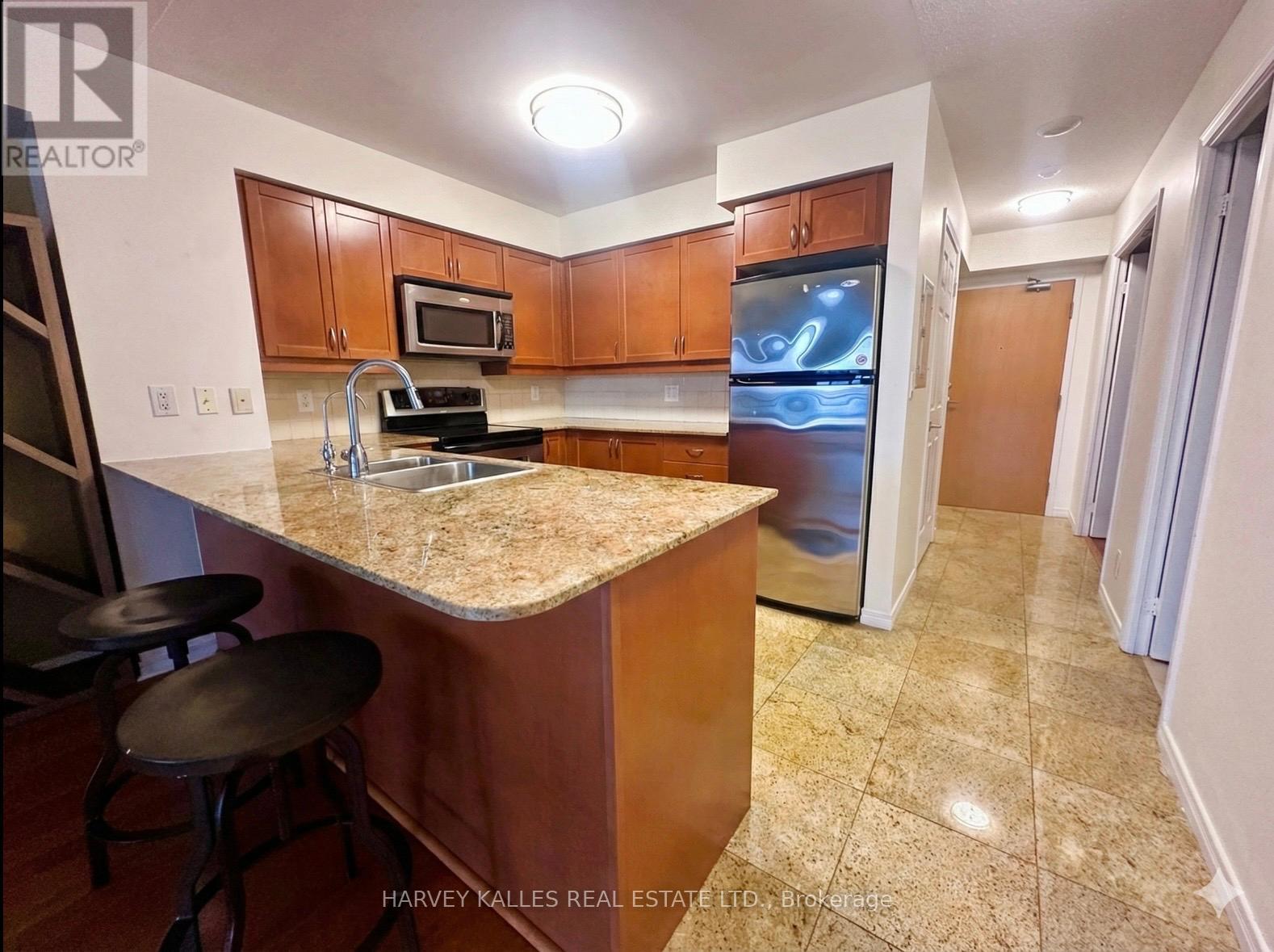 1306 - 736 SPADINA AVENUE