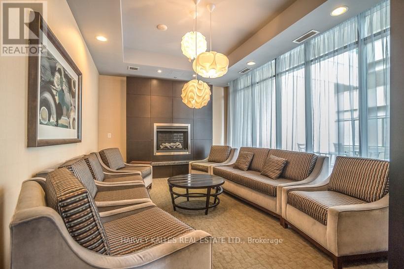 1306 - 736 SPADINA AVENUE