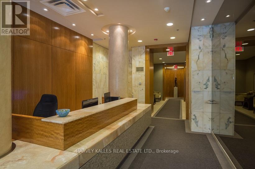 1306 - 736 SPADINA AVENUE