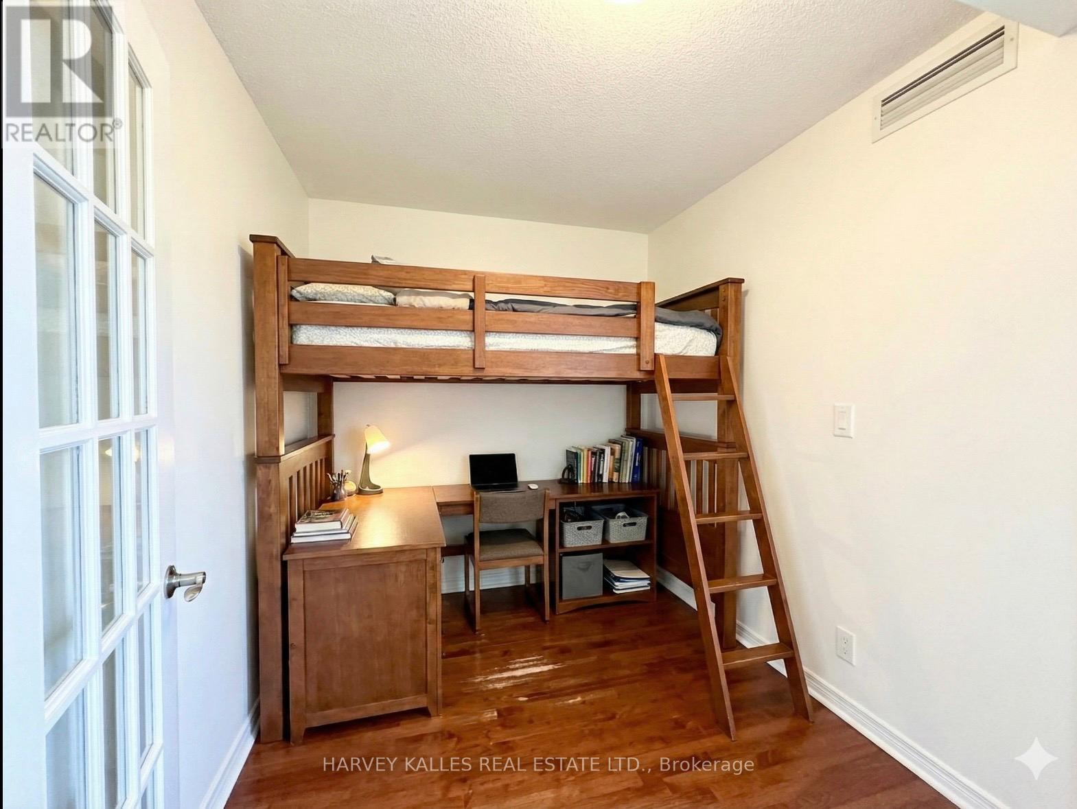 1306 - 736 SPADINA AVENUE