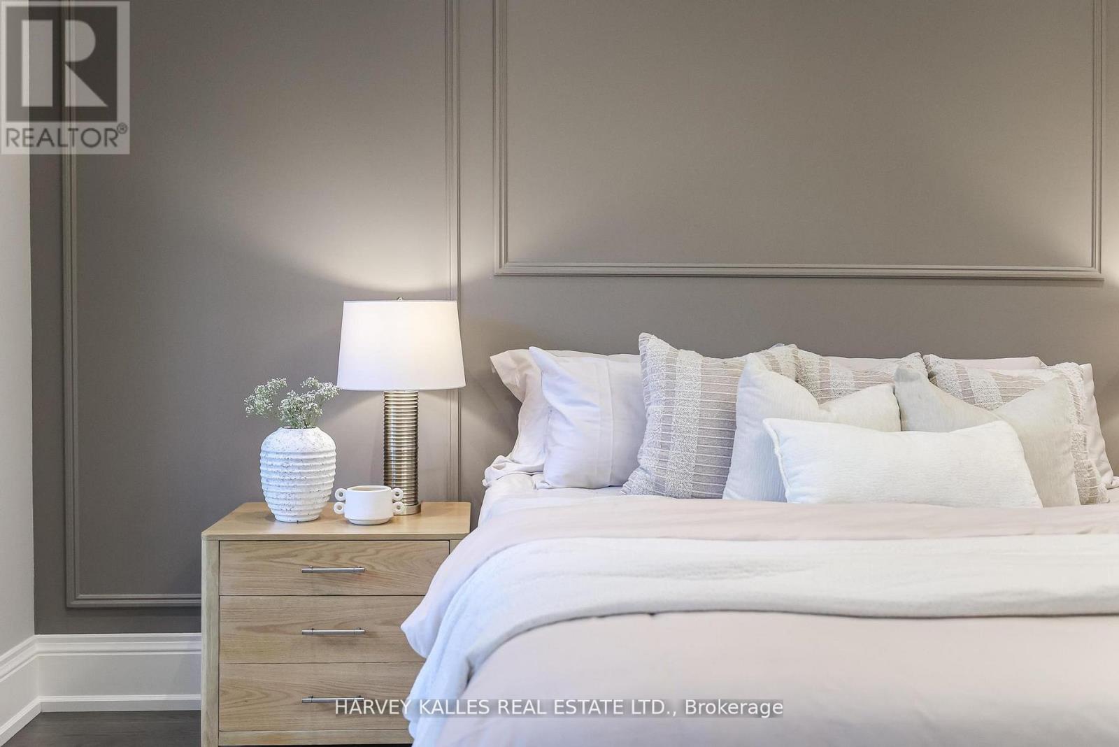 2638A BAYVIEW AVENUE