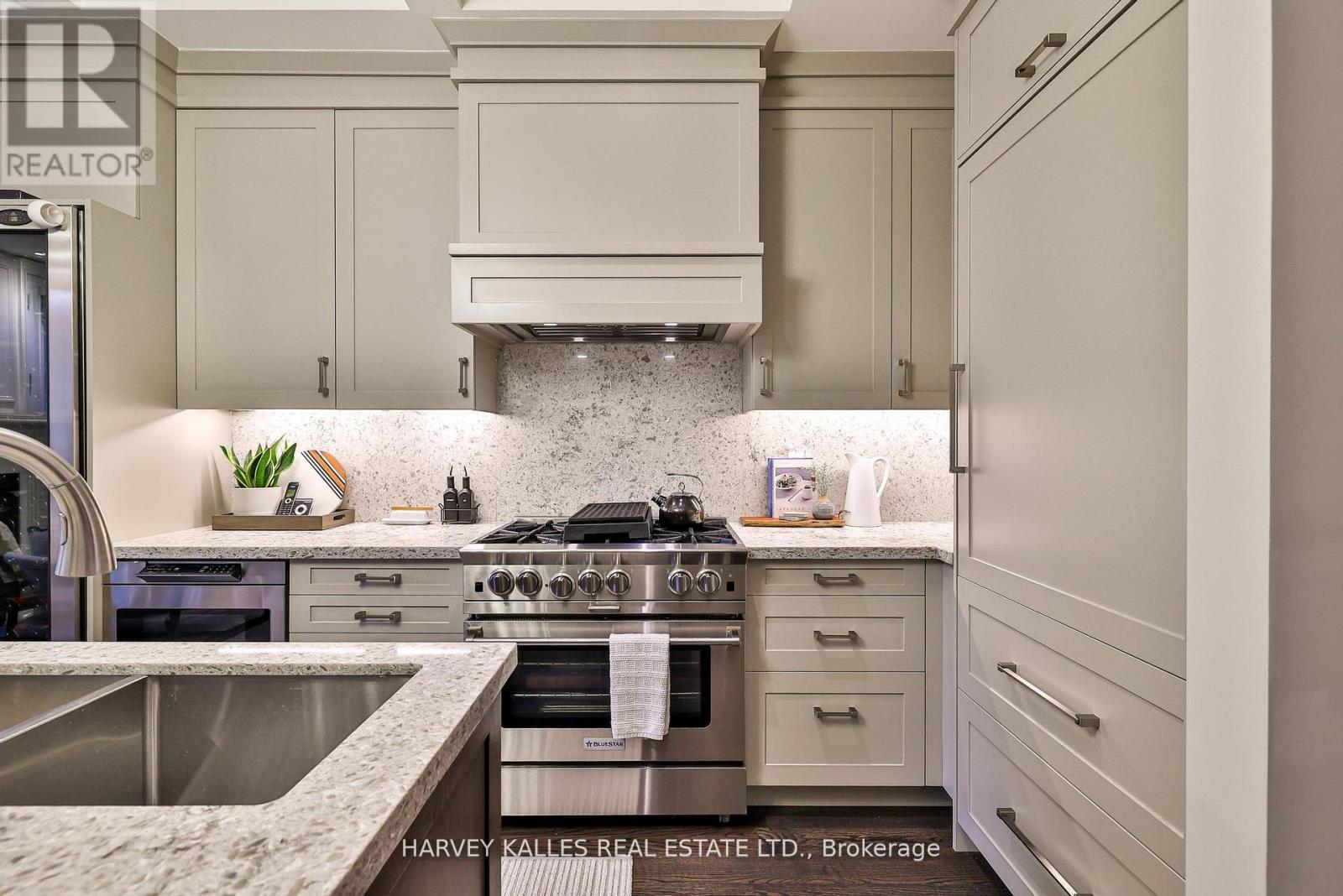 2638A BAYVIEW AVENUE