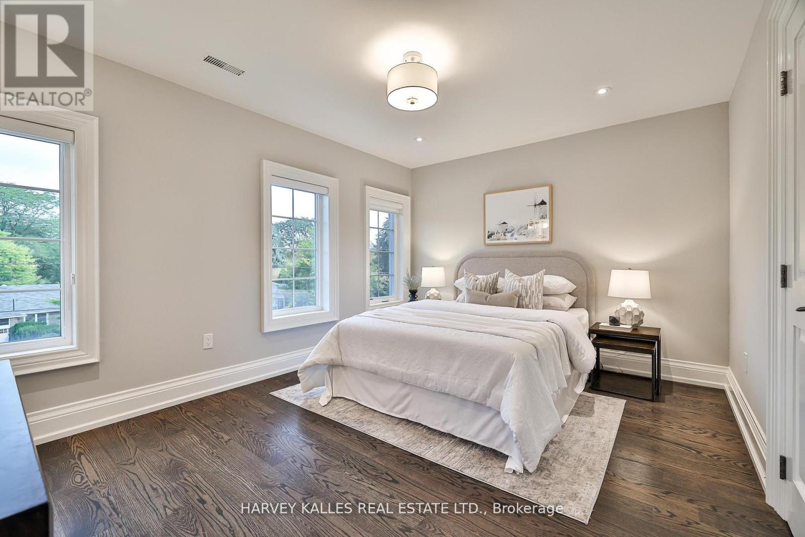 2638A BAYVIEW AVENUE