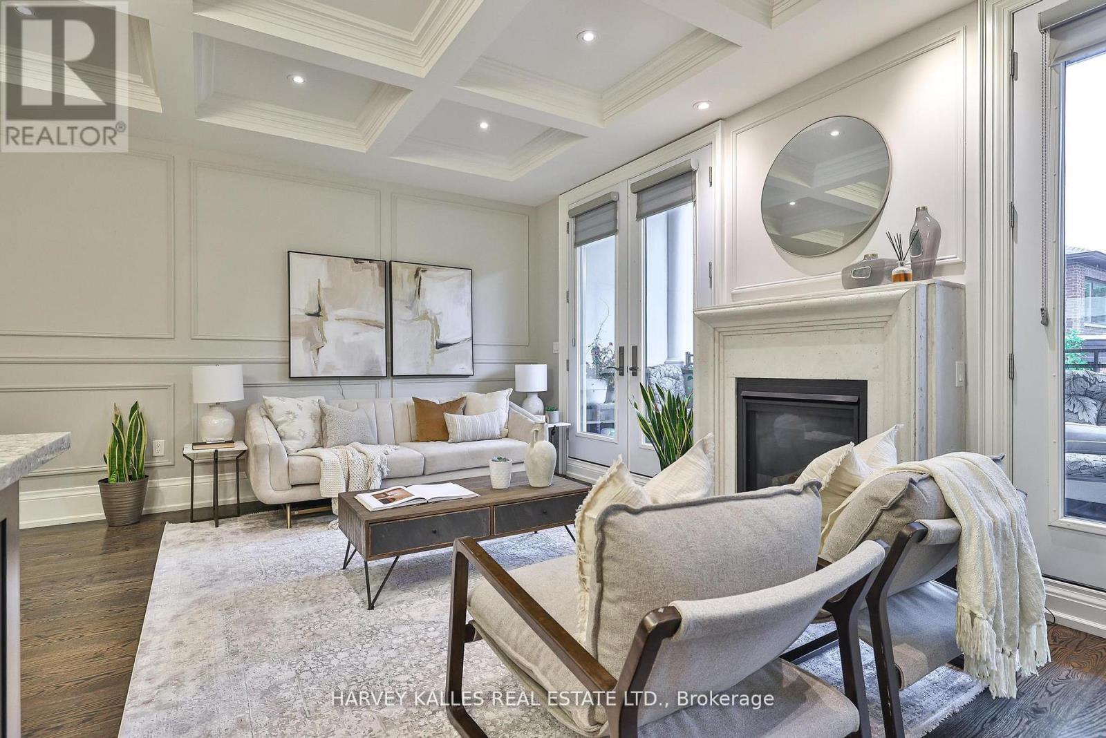 2638A BAYVIEW AVENUE