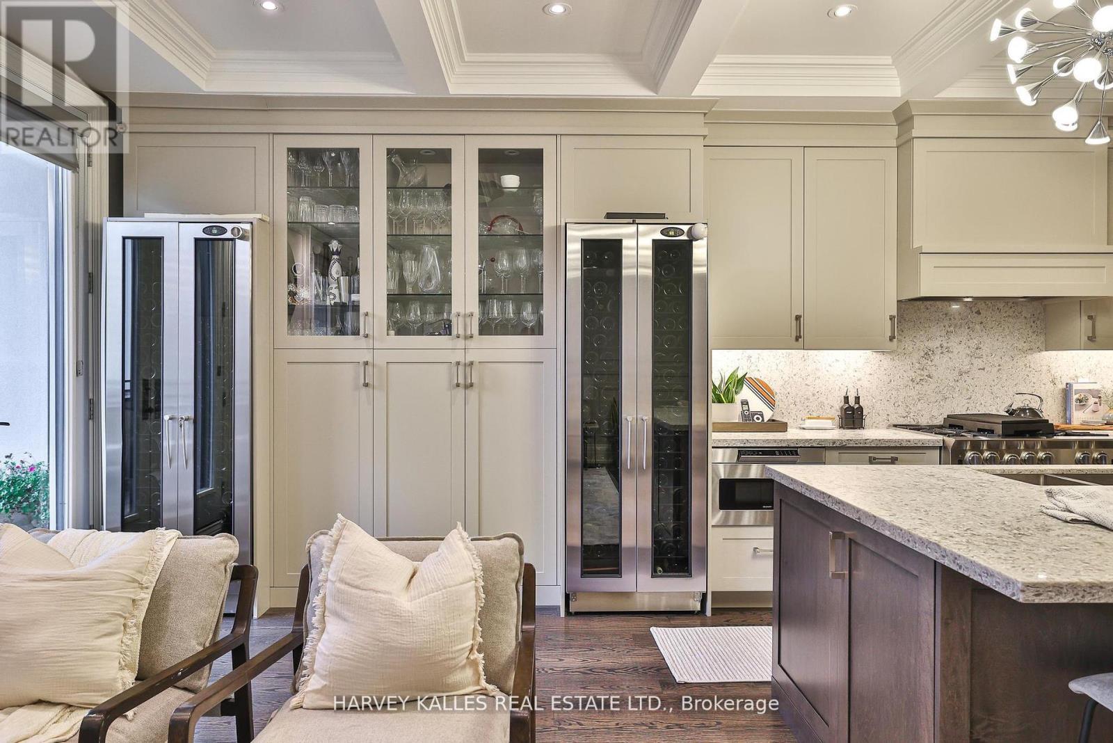 2638A BAYVIEW AVENUE