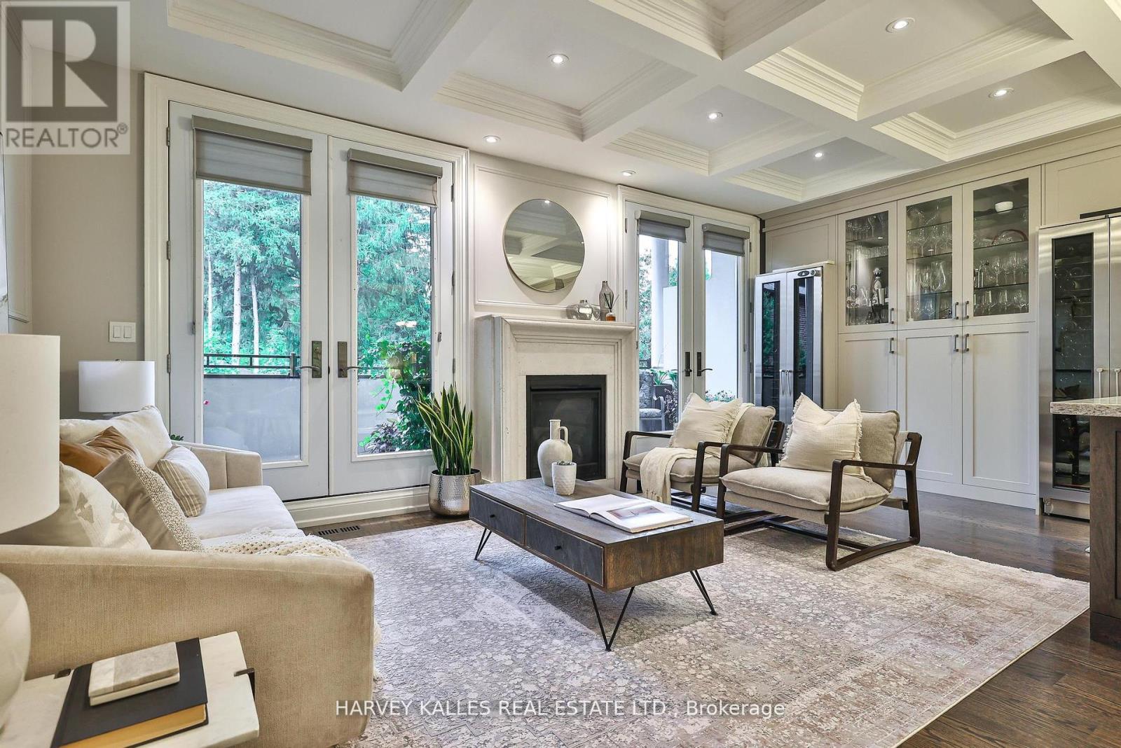 2638A BAYVIEW AVENUE