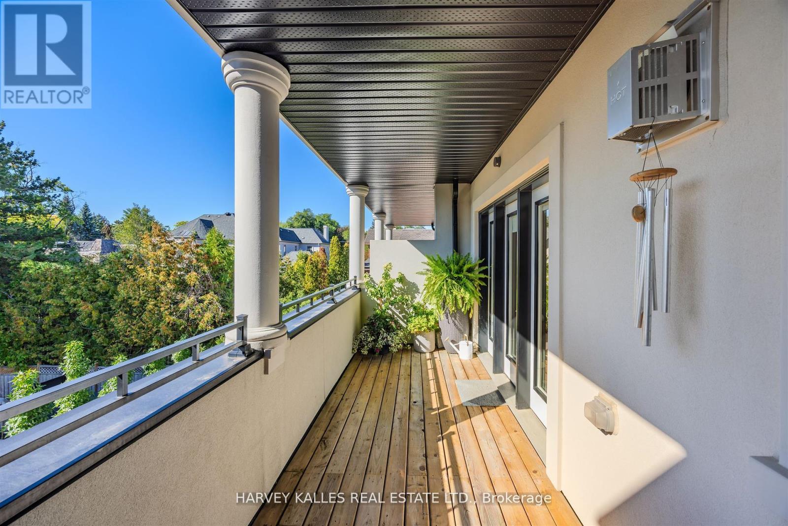 2638A BAYVIEW AVENUE