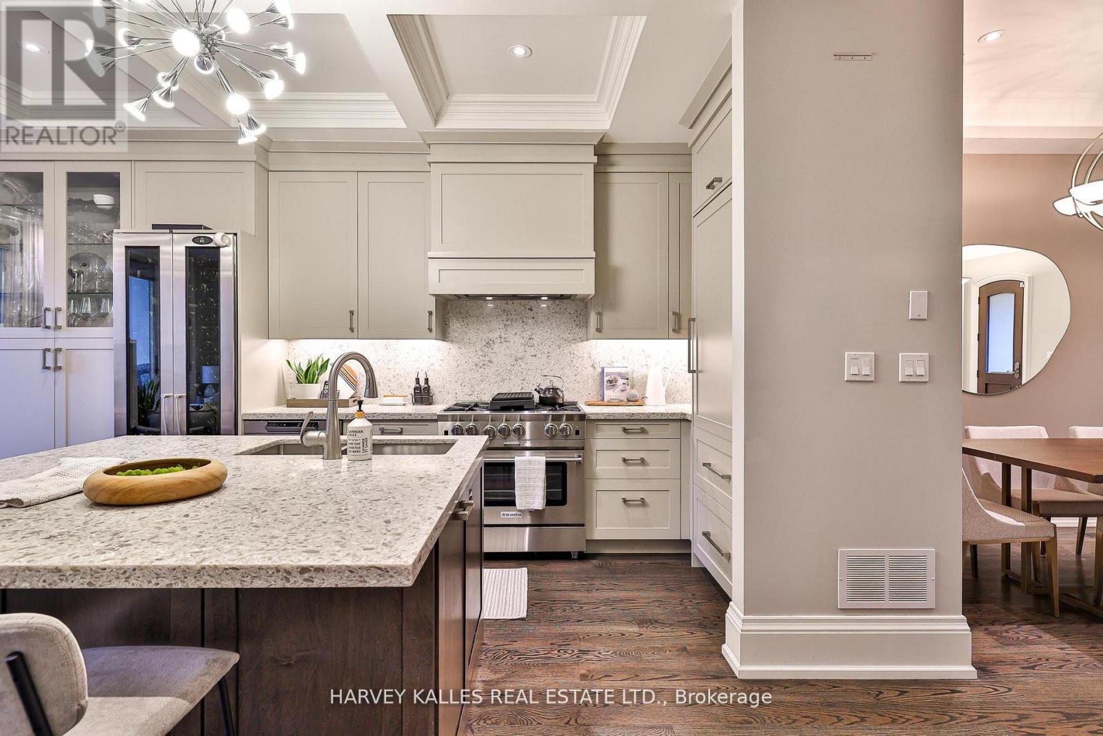 2638A BAYVIEW AVENUE