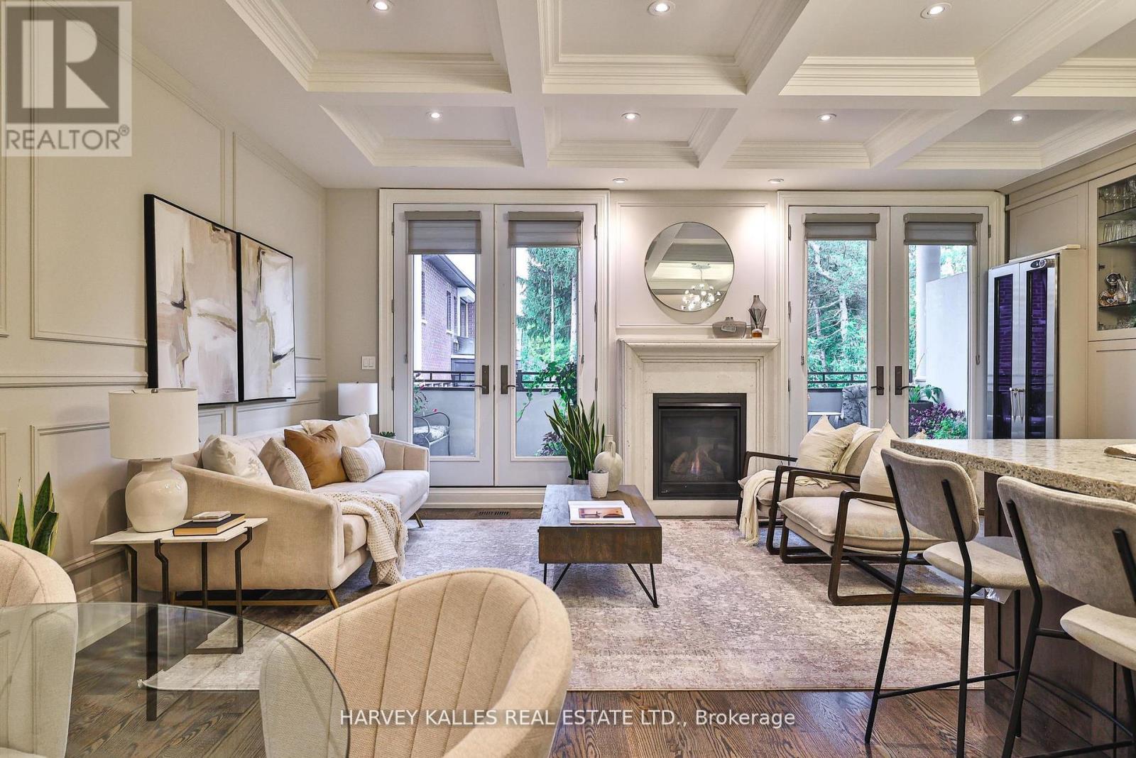 2638A BAYVIEW AVENUE