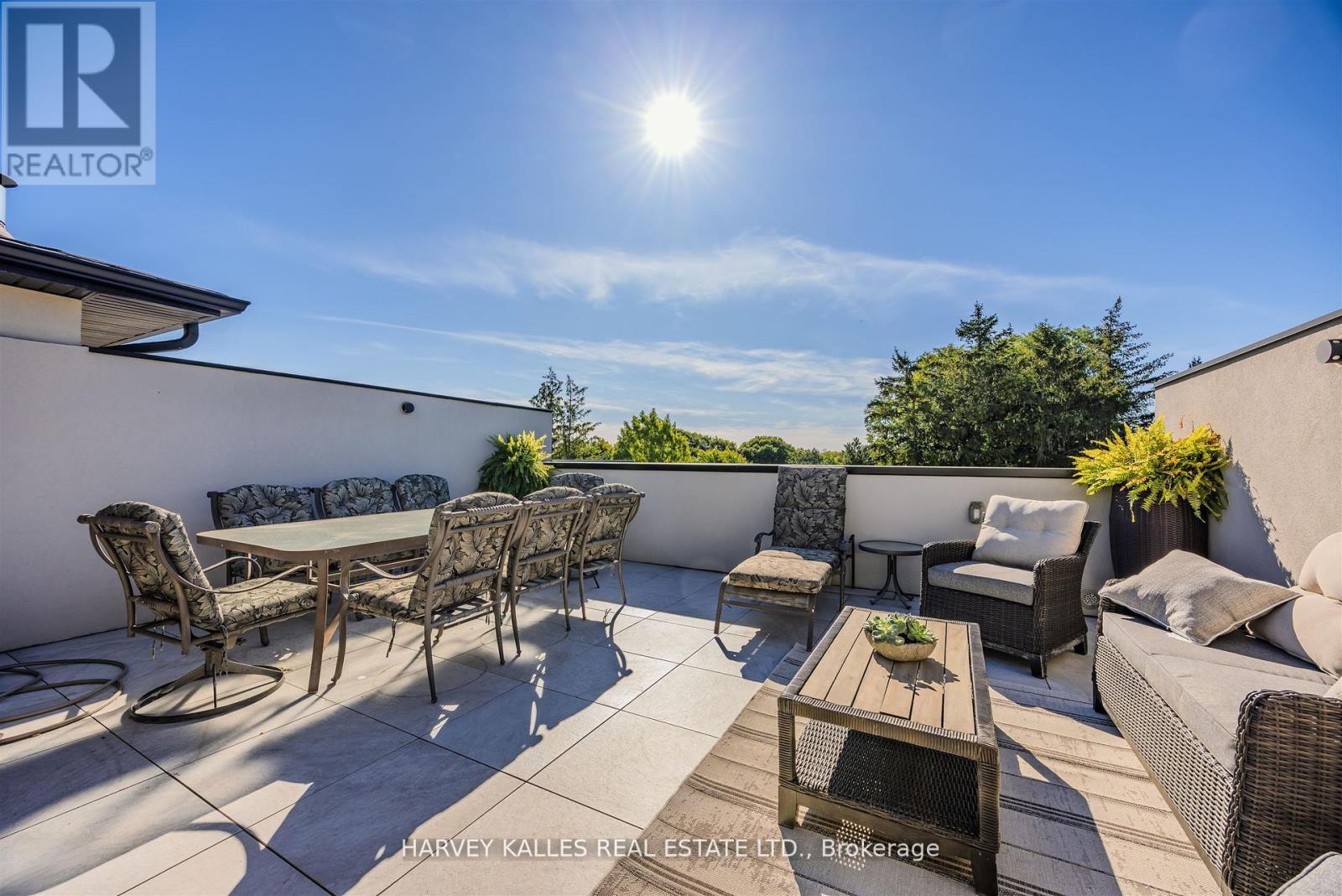 2638A BAYVIEW AVENUE