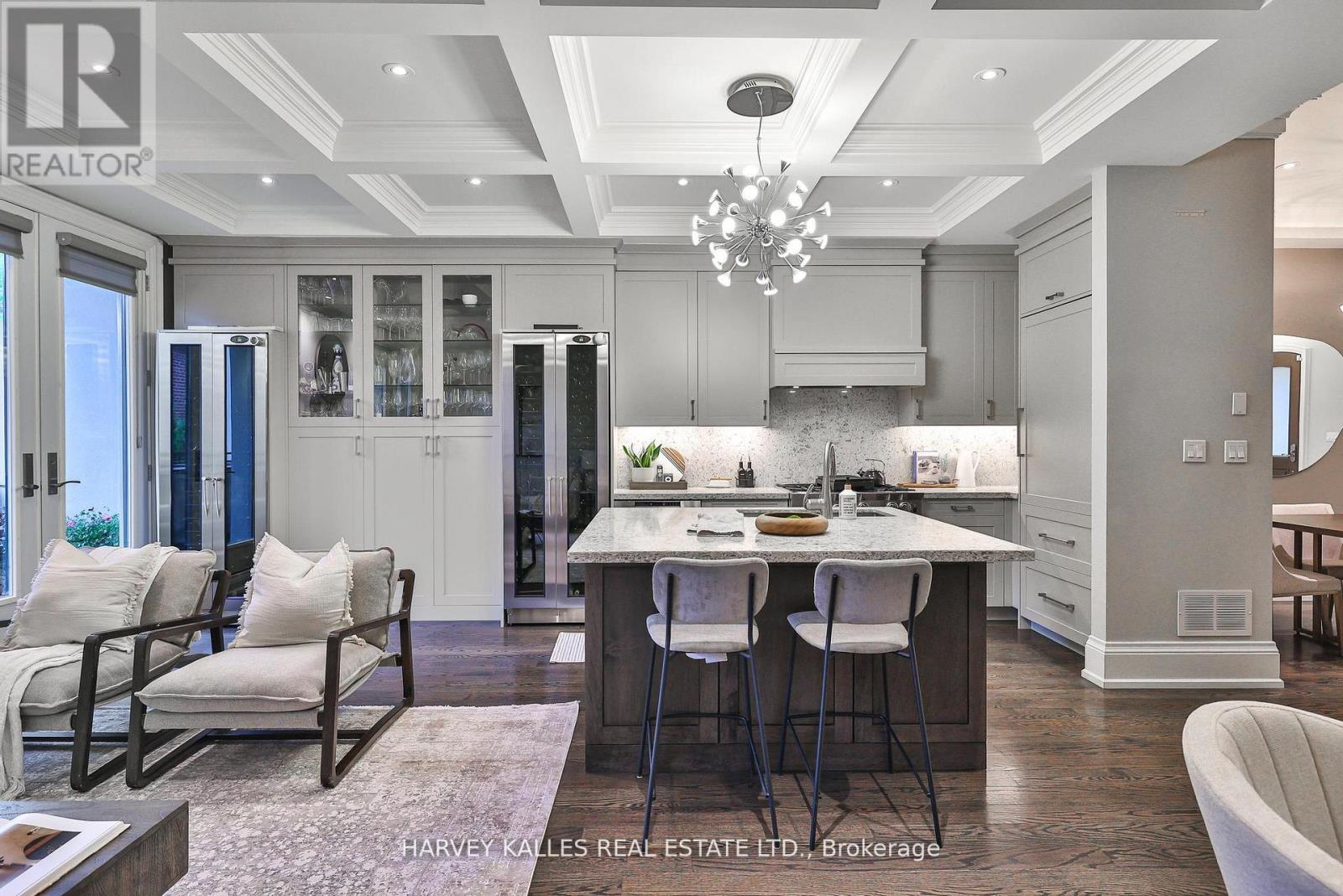 2638A BAYVIEW AVENUE