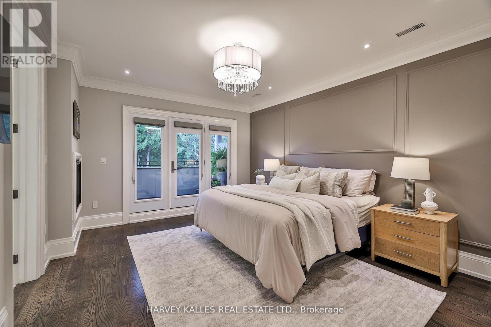 2638A BAYVIEW AVENUE