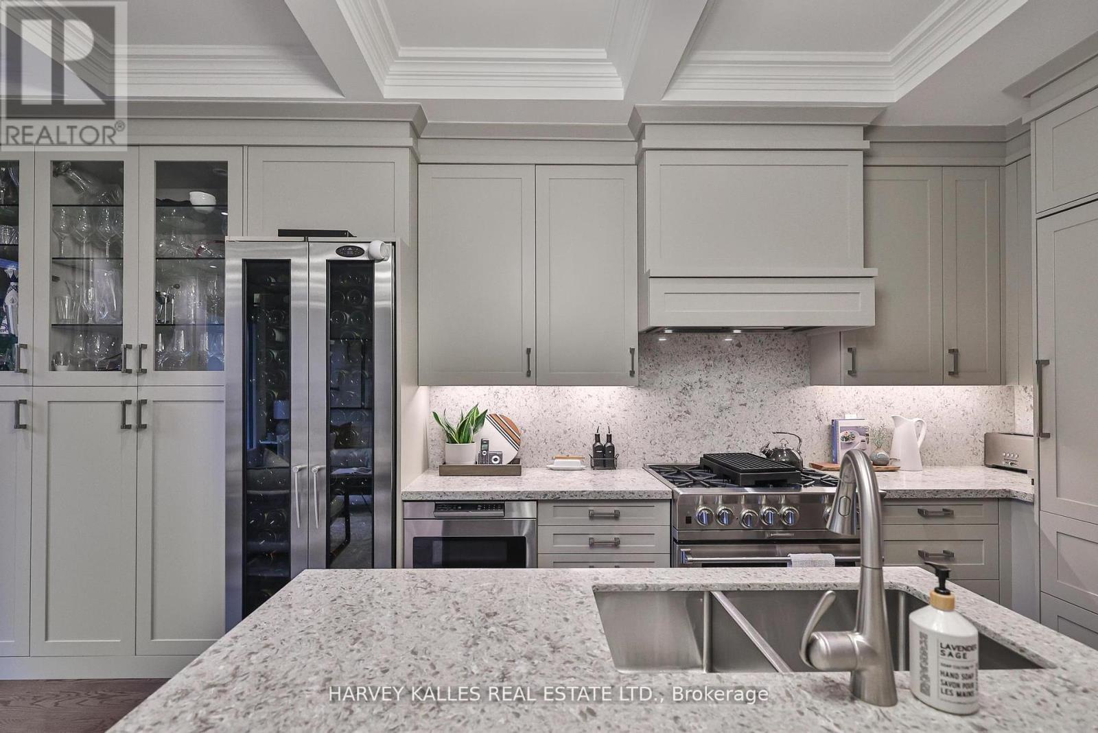 2638A BAYVIEW AVENUE