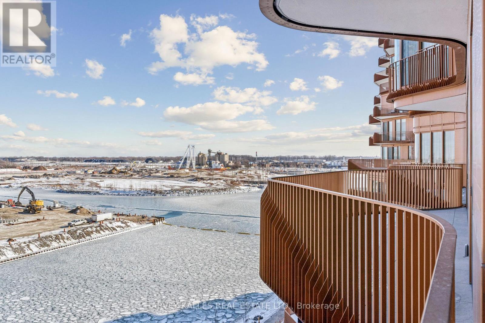 701 - 155 MERCHANT'S WHARF AVENUE