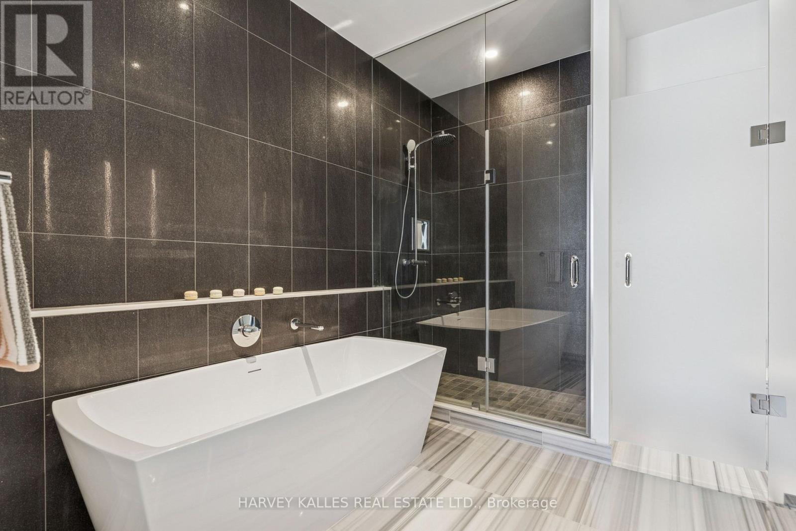 701 - 155 MERCHANT'S WHARF AVENUE