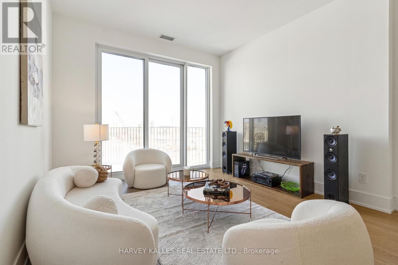 701 - 155 MERCHANT'S WHARF AVENUE