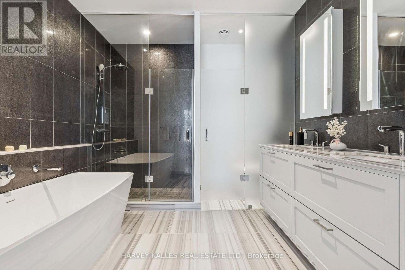 701 - 155 MERCHANT'S WHARF AVENUE