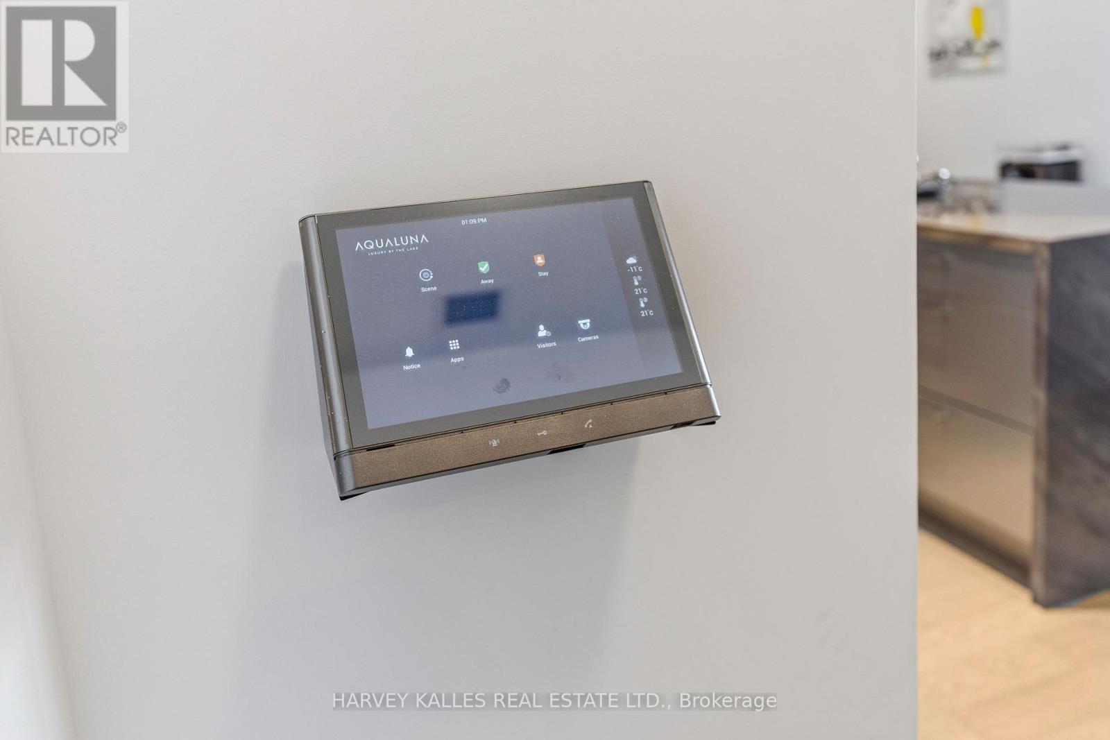 701 - 155 MERCHANT'S WHARF AVENUE