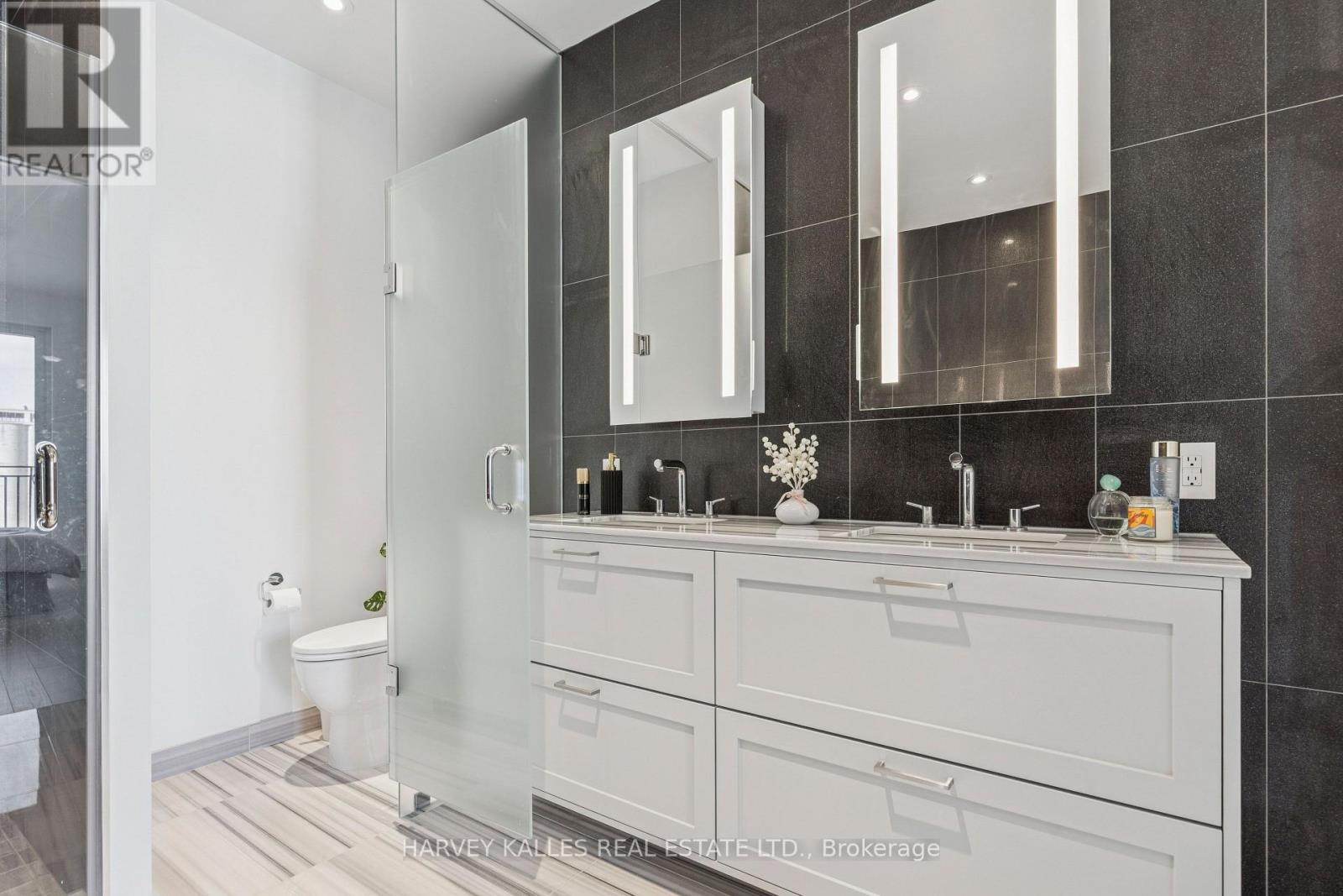 701 - 155 MERCHANT'S WHARF AVENUE