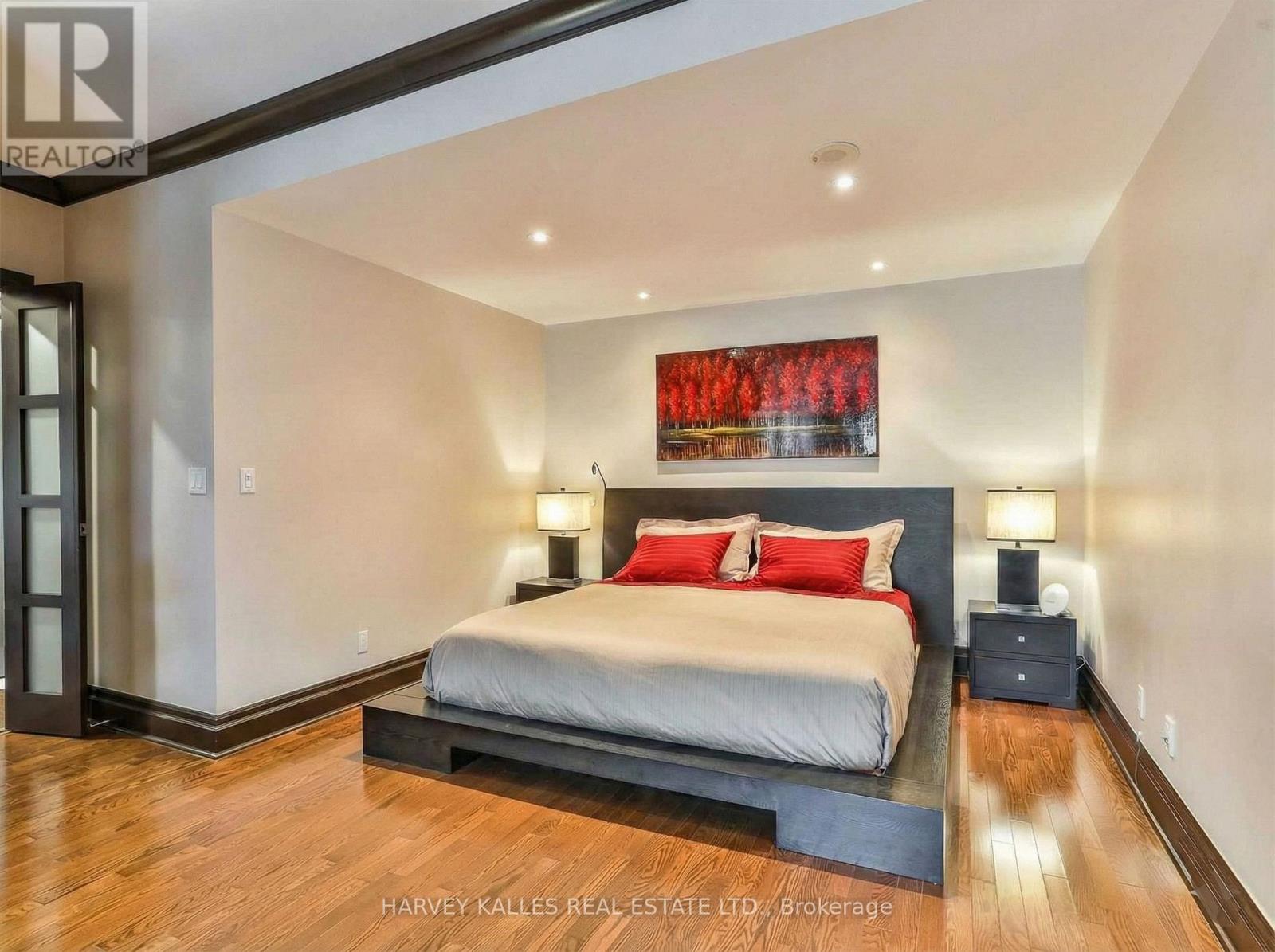 2701 - 300 BLOOR STREET E