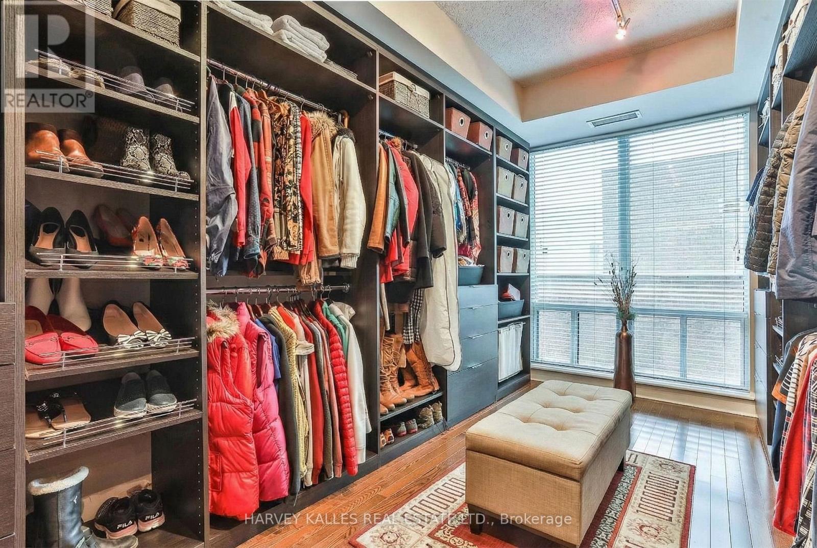 2701 - 300 BLOOR STREET E