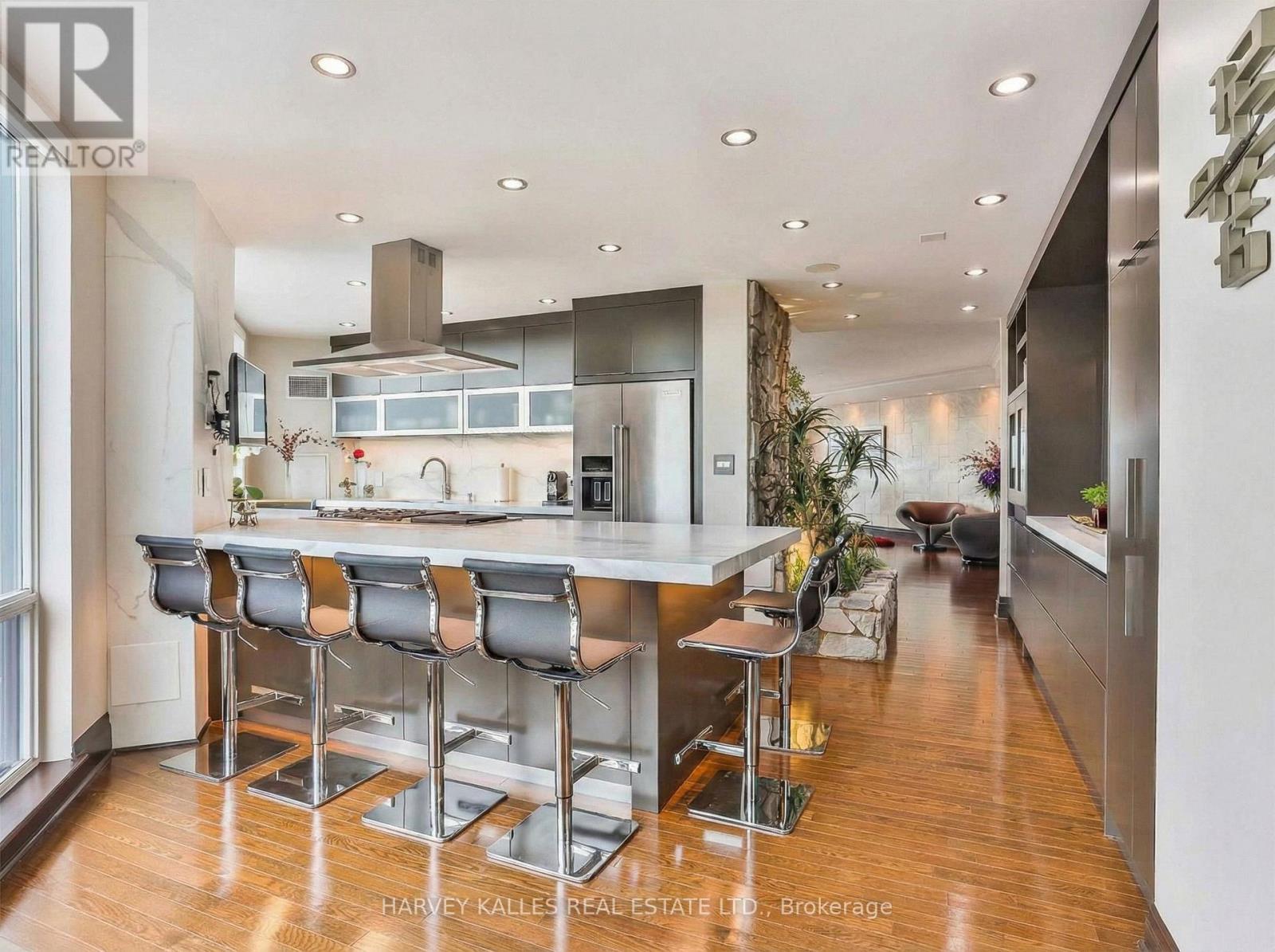 2701 - 300 BLOOR STREET E