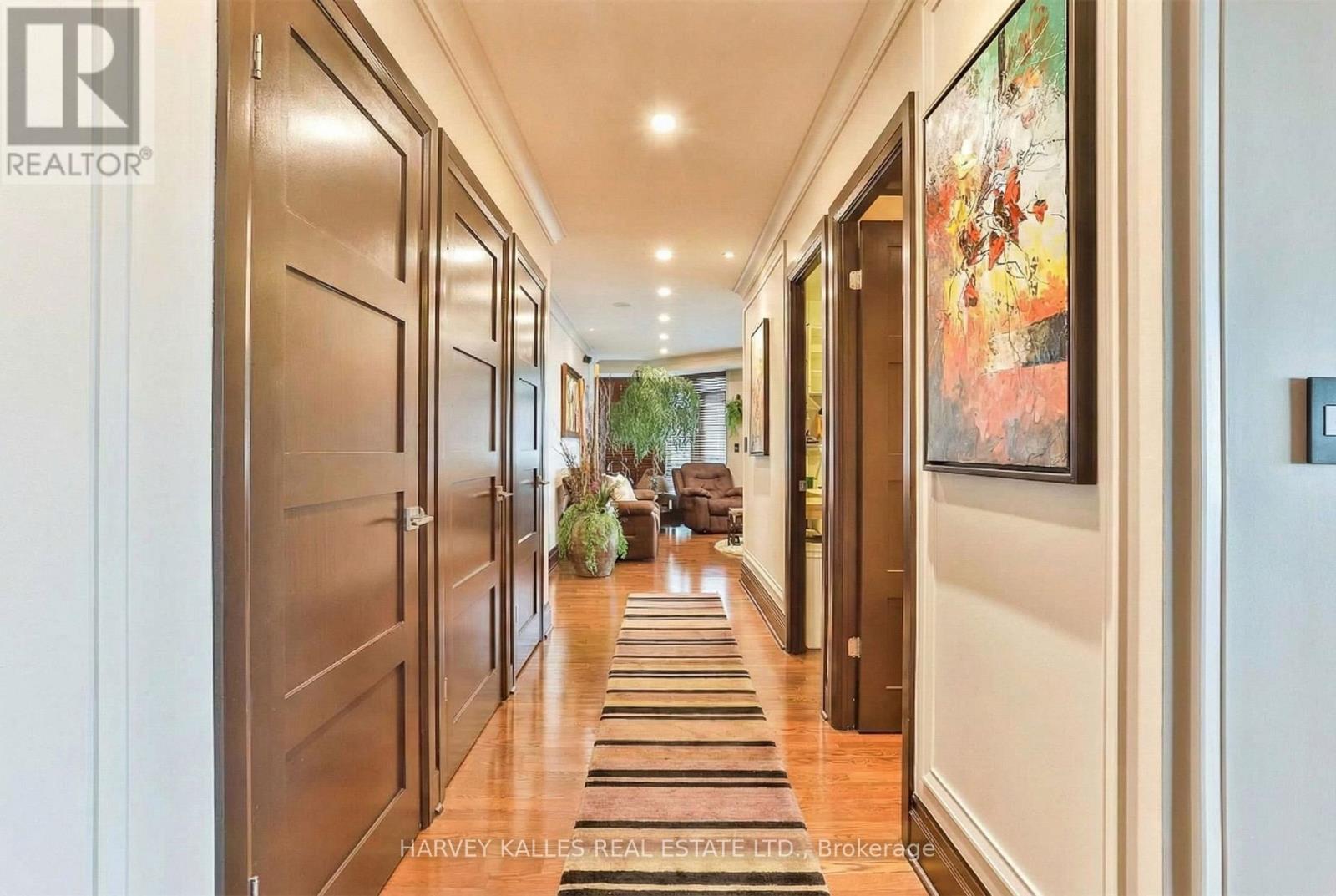 2701 - 300 BLOOR STREET E