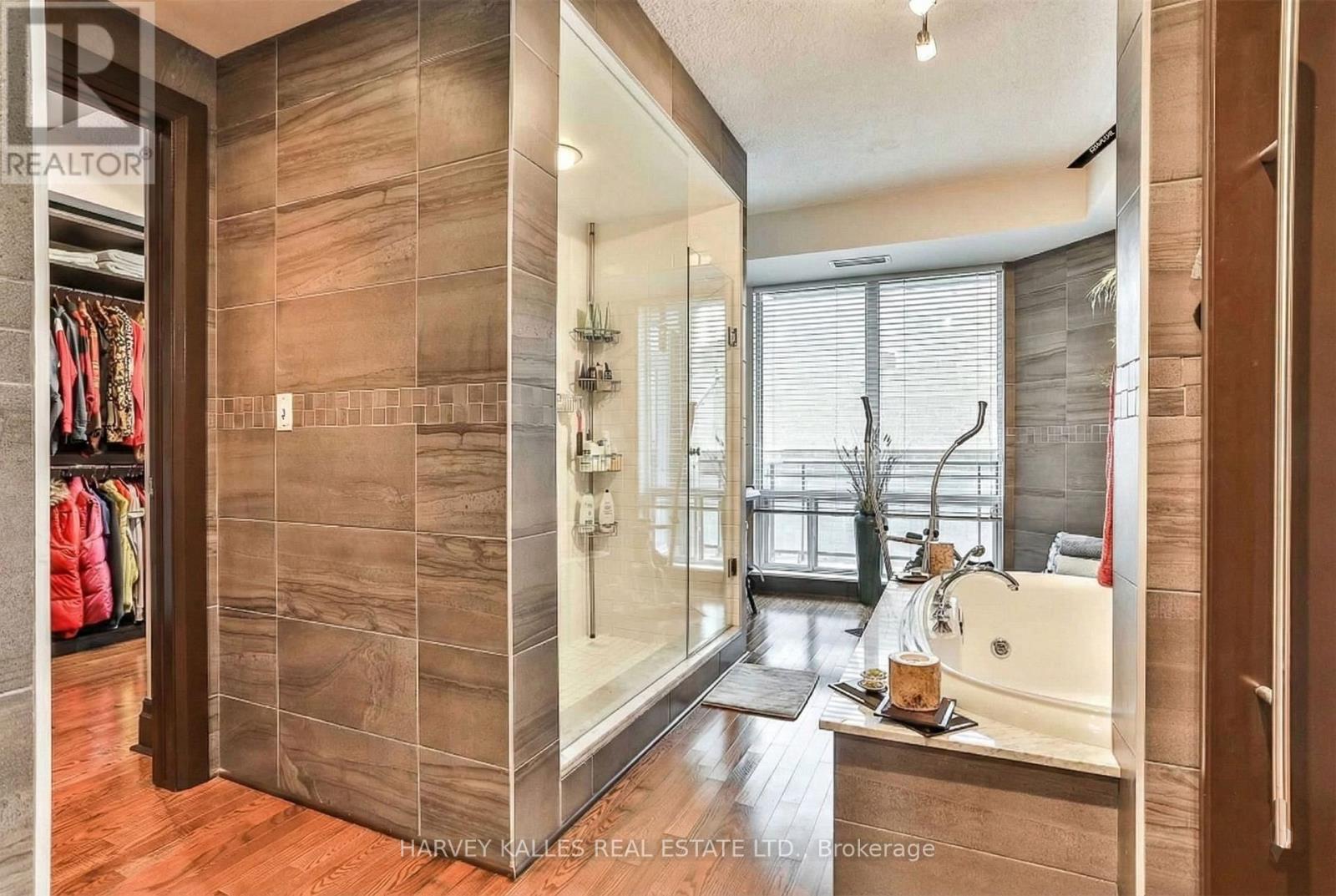 2701 - 300 BLOOR STREET E