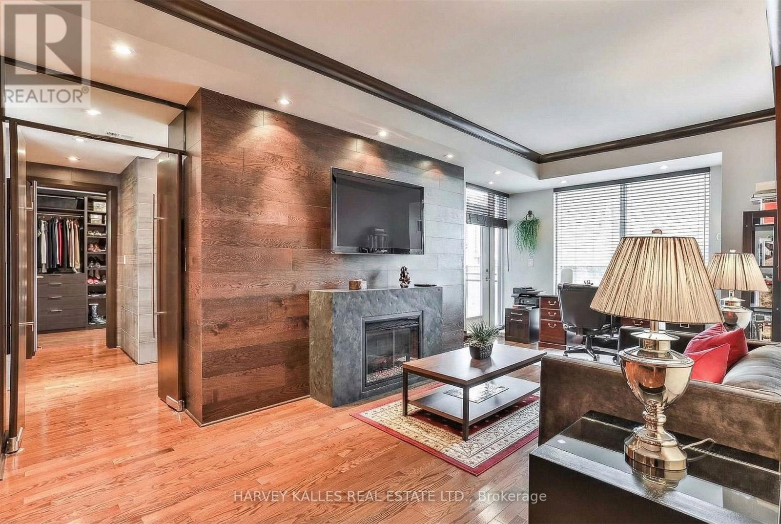 2701 - 300 BLOOR STREET E