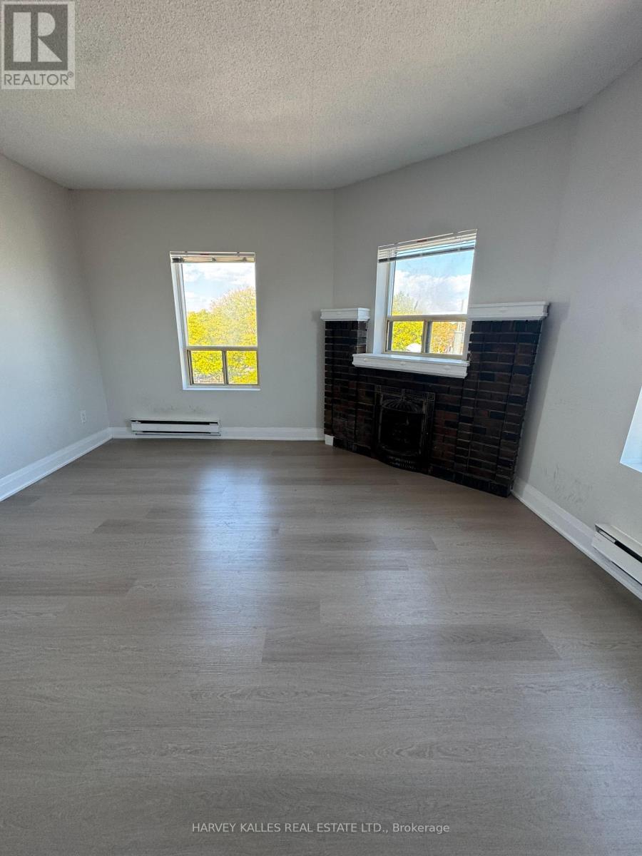 6 - 98 NORTHCLIFFE BOULEVARD