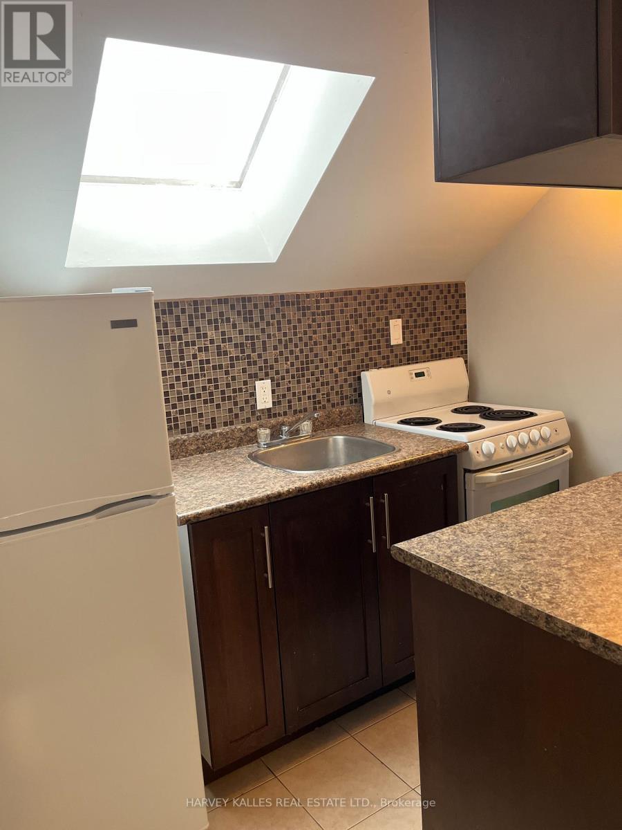 3RD FLOOR - 440 AVENUE ROAD