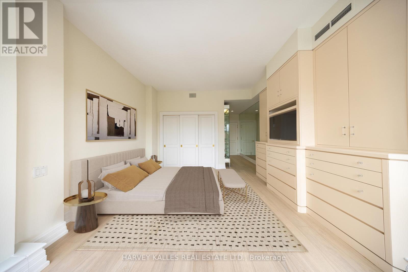 #5B - 2 CHEDINGTON PLACE