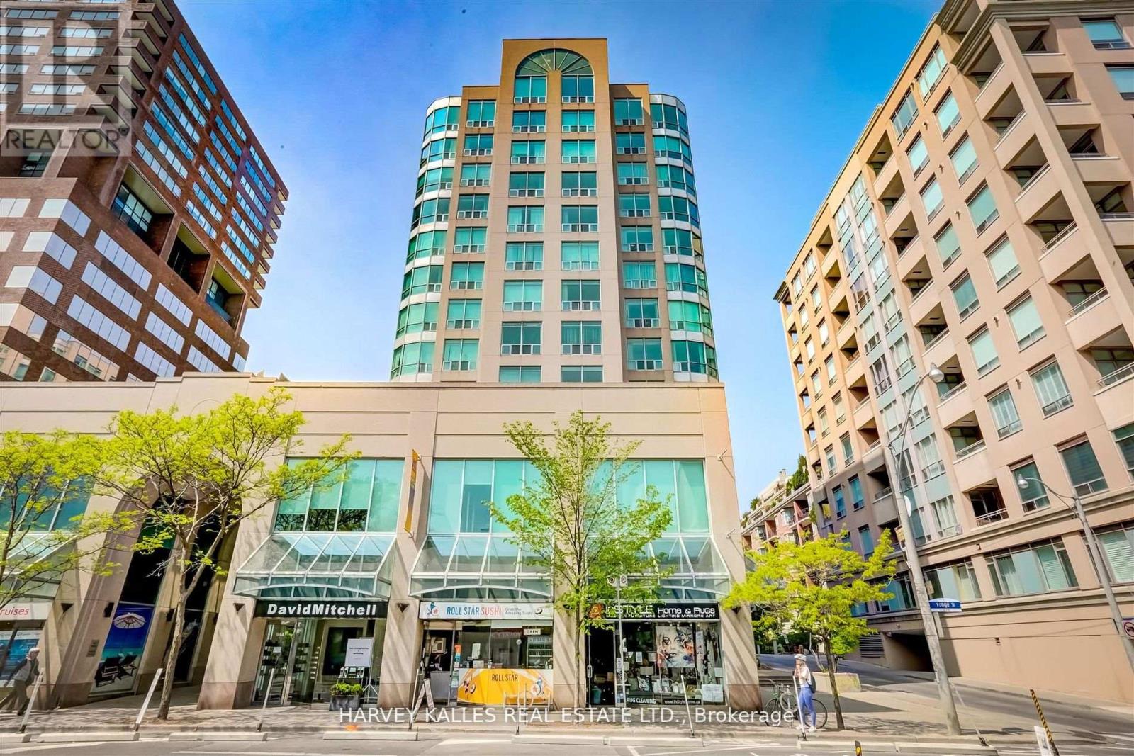 1018 - 942 YONGE STREET