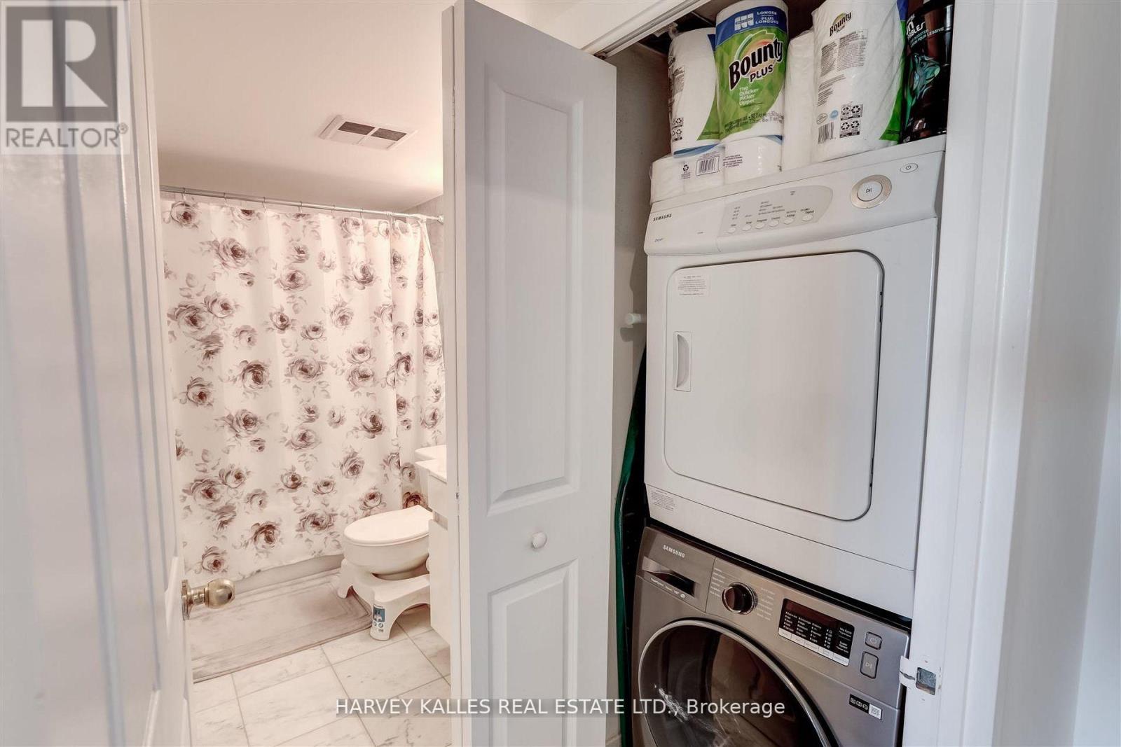 1018 - 942 YONGE STREET