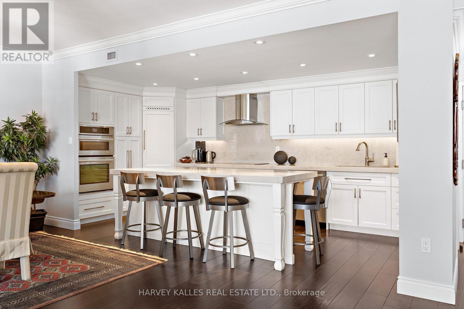 818 - 80 FRONT STREET E