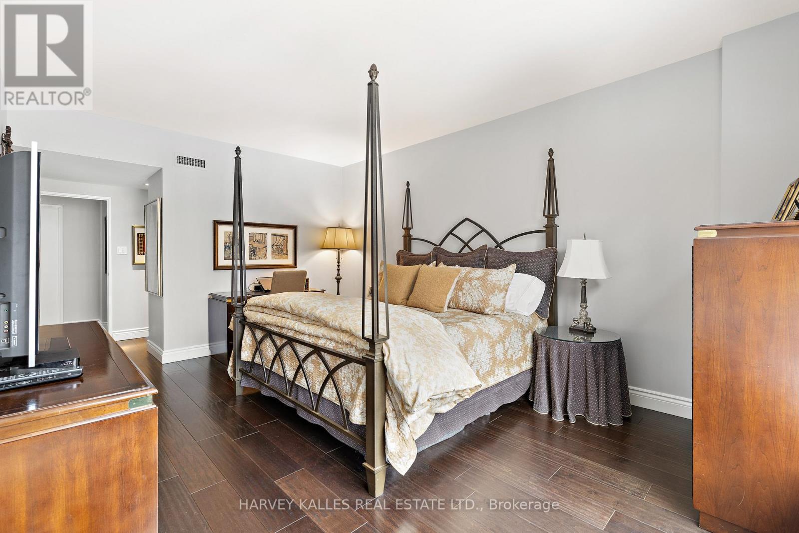 818 - 80 FRONT STREET E