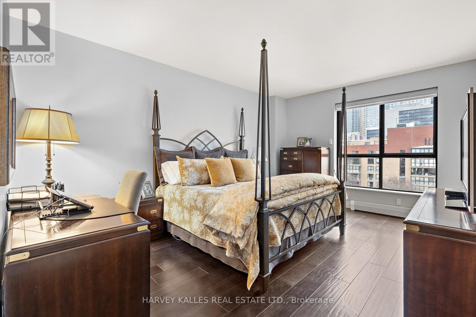 818 - 80 FRONT STREET E