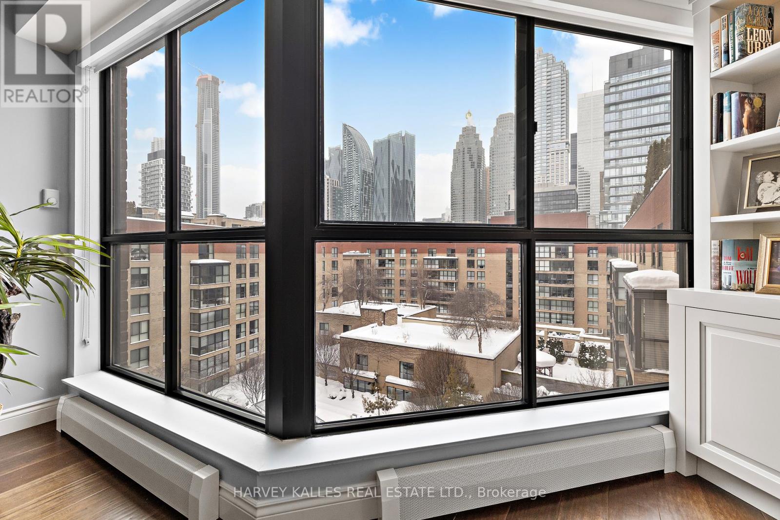 818 - 80 FRONT STREET E