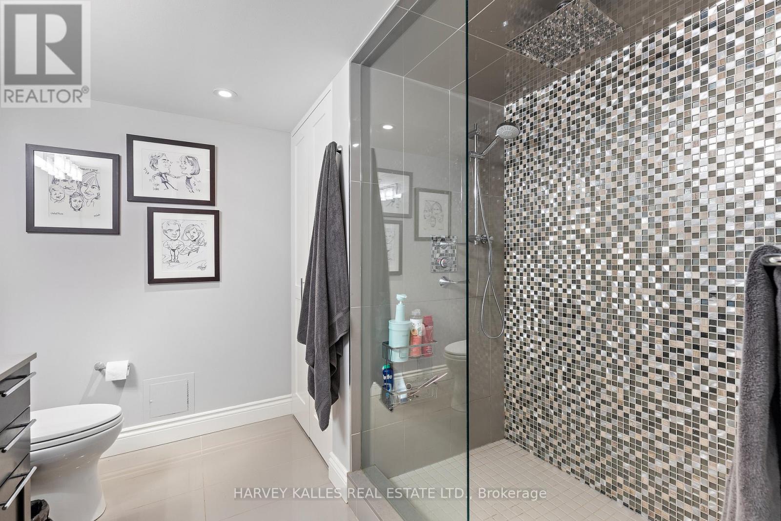 818 - 80 FRONT STREET E